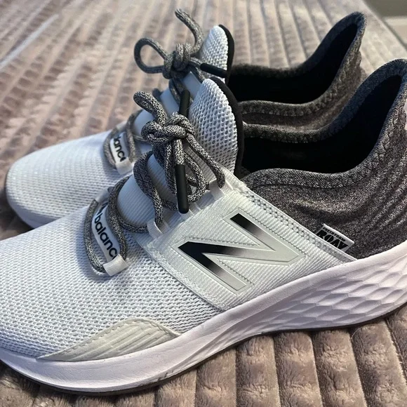 New Balance Fresh Foam Roav - Picture 3 of 5